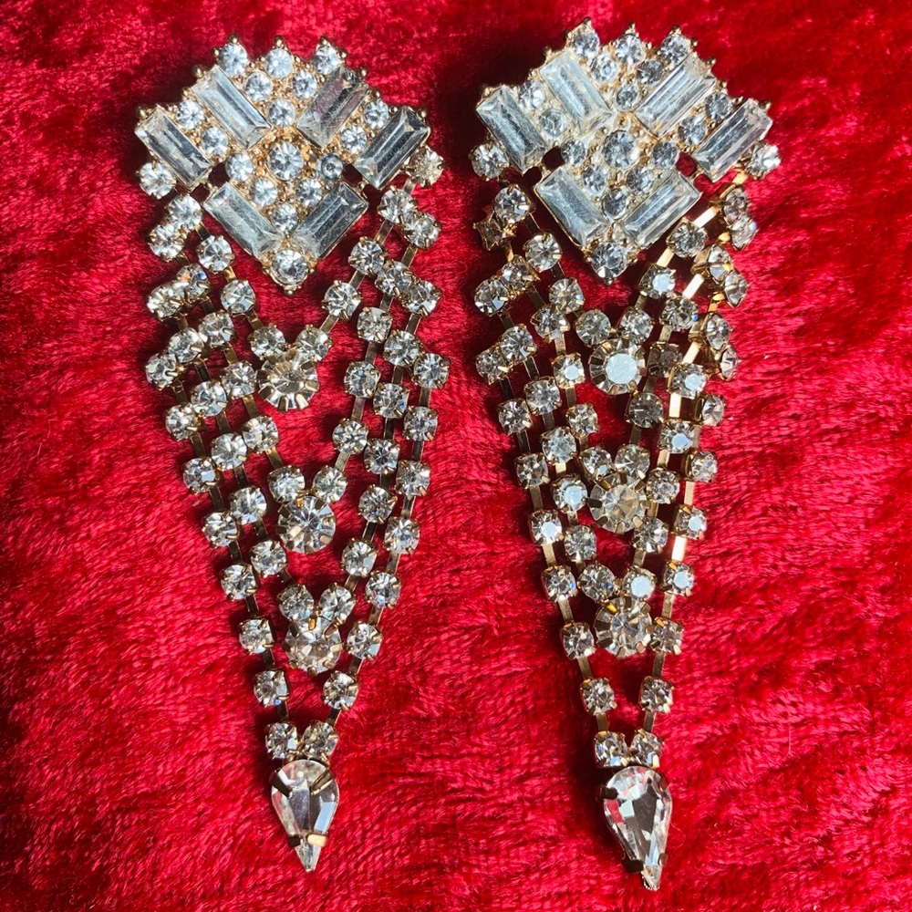 Chandelier earrings